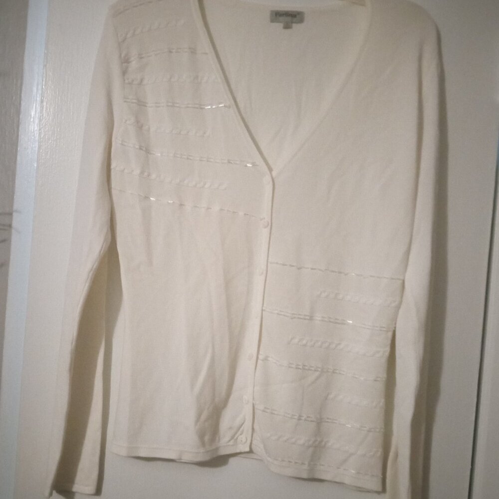 Perlina women's rayon long sleeves cream sweater size 1 w/sequence in front